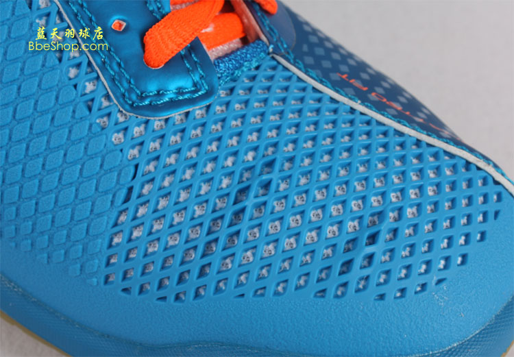 YONEX SHB-02MX
